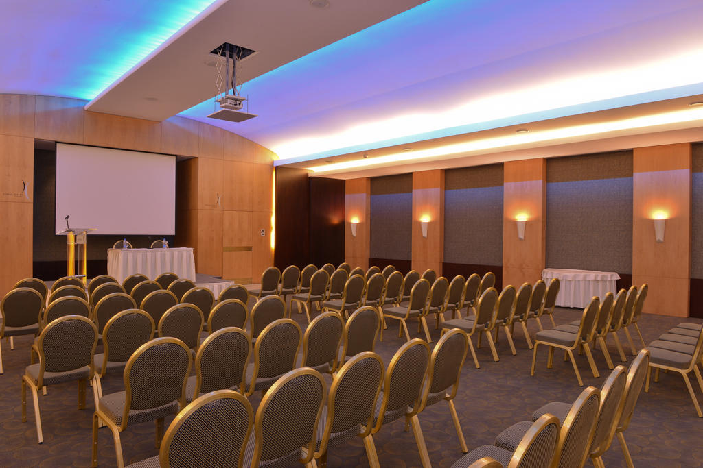 Coral Beirut Al Hamra Hotel Екстер'єр фото