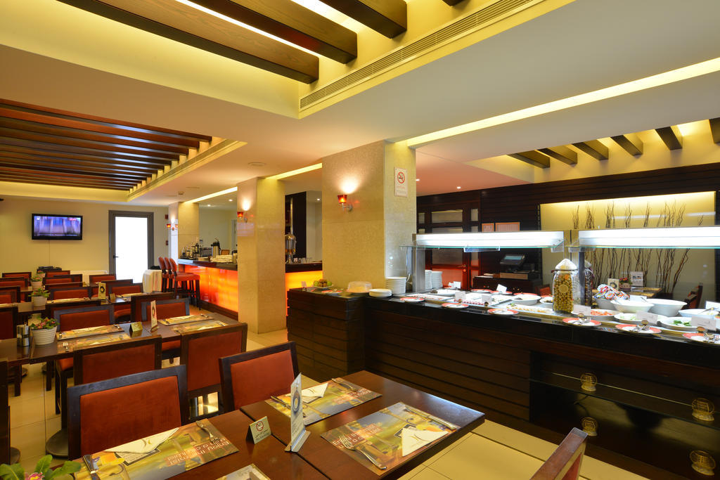 Coral Beirut Al Hamra Hotel Екстер'єр фото