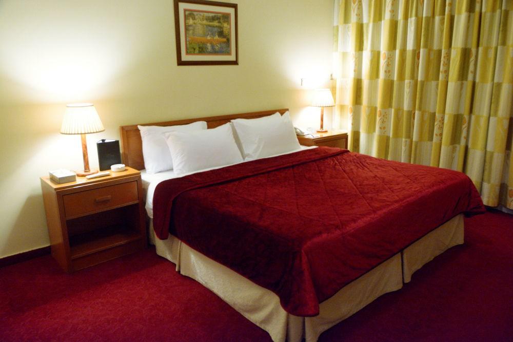 Coral Beirut Al Hamra Hotel Екстер'єр фото