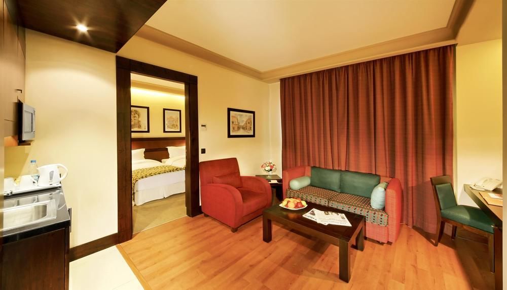Coral Beirut Al Hamra Hotel Екстер'єр фото