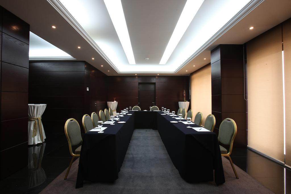 Coral Beirut Al Hamra Hotel Екстер'єр фото