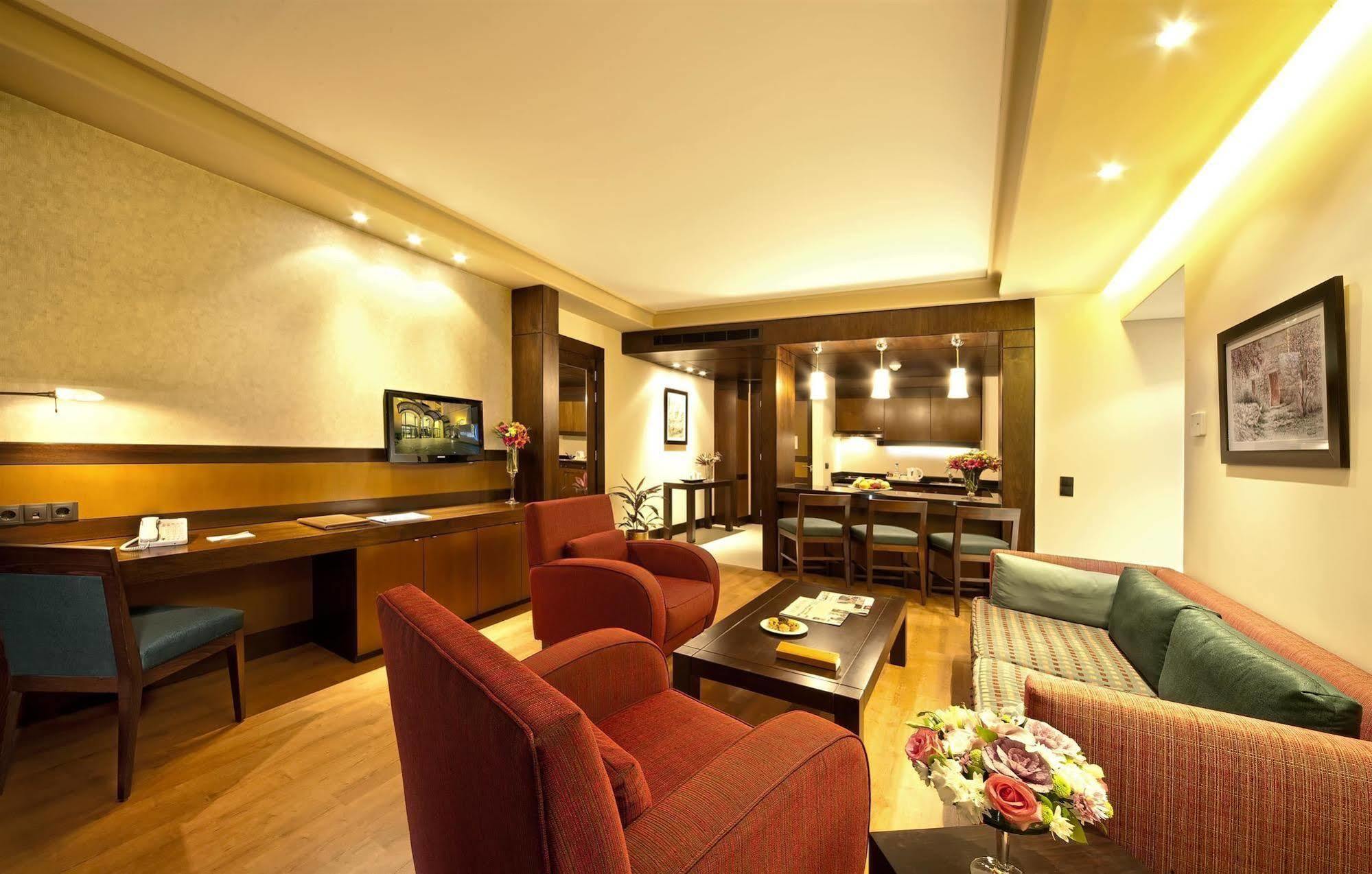 Coral Beirut Al Hamra Hotel Номер фото